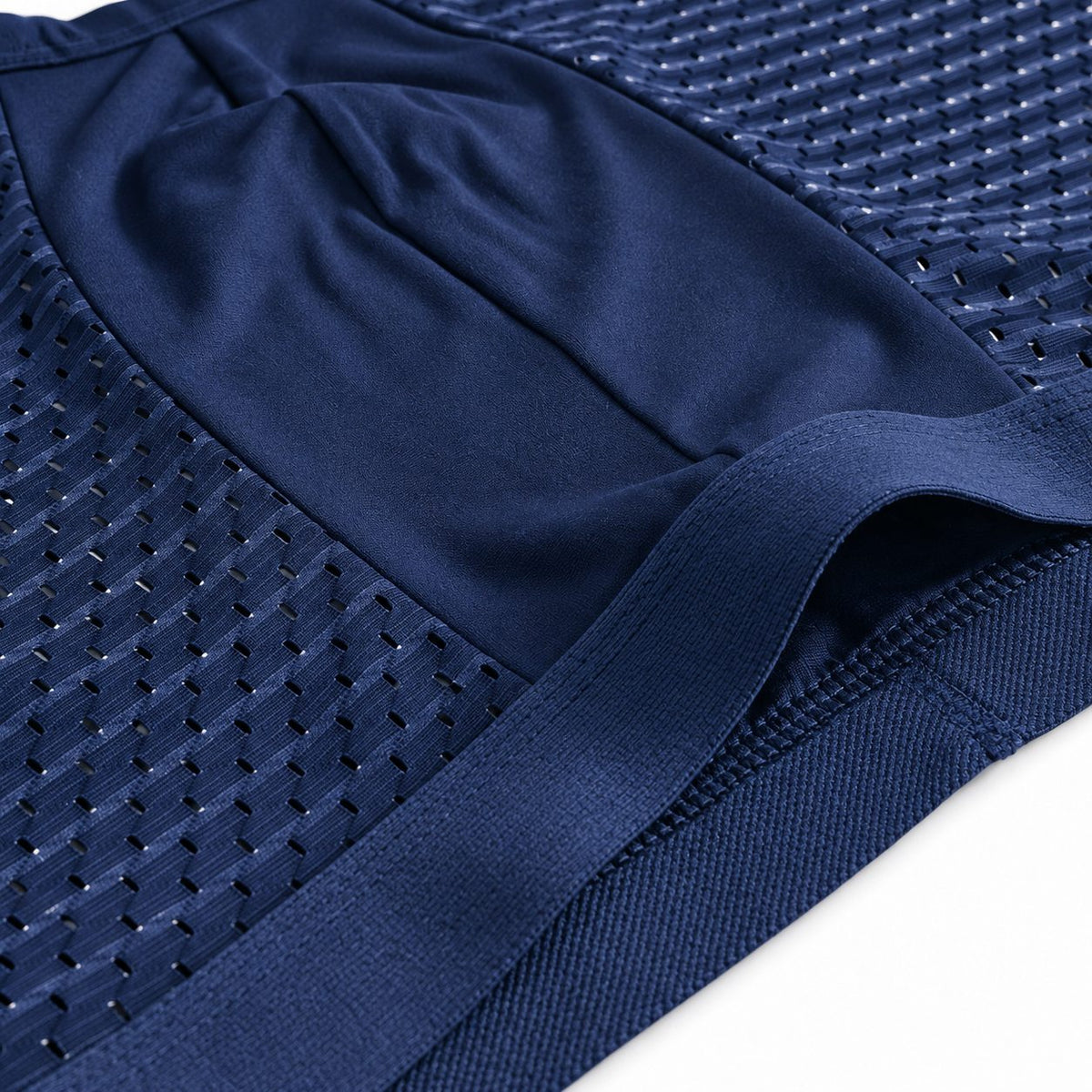 Detalle del tejido mesh y las costuras del bóxer de bambú Granidea azul